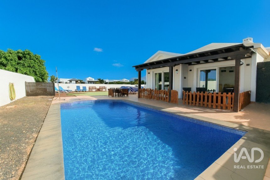 Maison 4 chambres de 160 m² à Playa Blanca (35580)