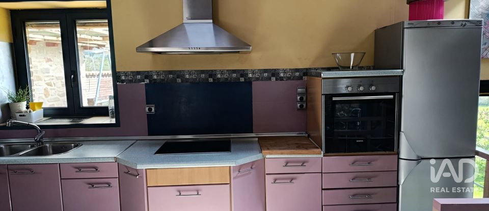 Cottage 4 bedrooms of 171 m² in Ascara (22715)