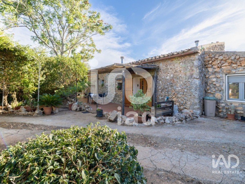 Country home 2 bedrooms of 81 m² in Sencelles (07140)