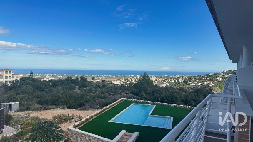 Ático 3 habitaciones de 192 m² en Pego (03780)