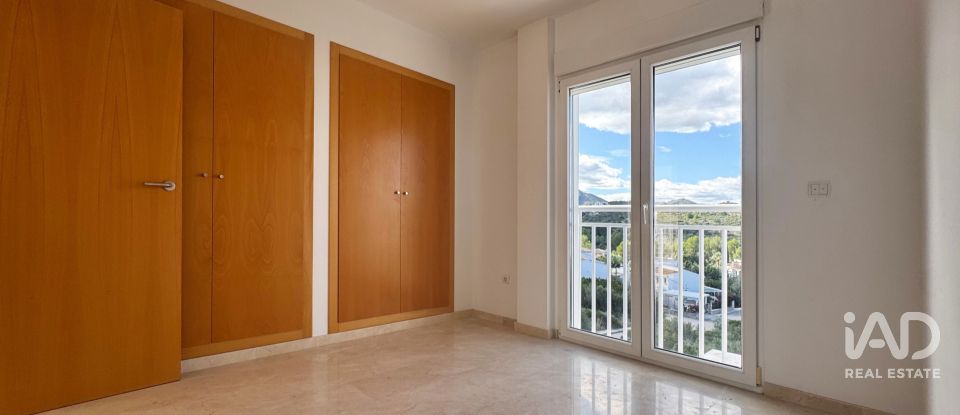 Ático 3 habitaciones de 192 m² en Pego (03780)