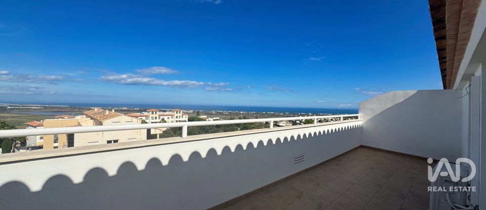 Ático 3 habitaciones de 192 m² en Pego (03780)