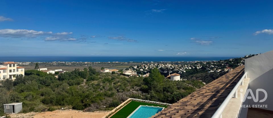 Ático 3 habitaciones de 192 m² en Pego (03780)