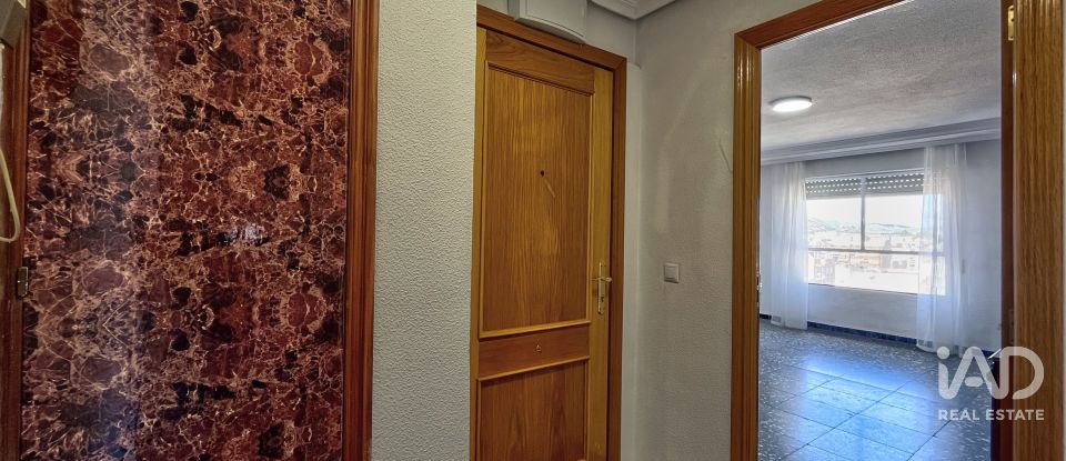 Pis 3 habitacions de 86 m² a Novelda (03660)