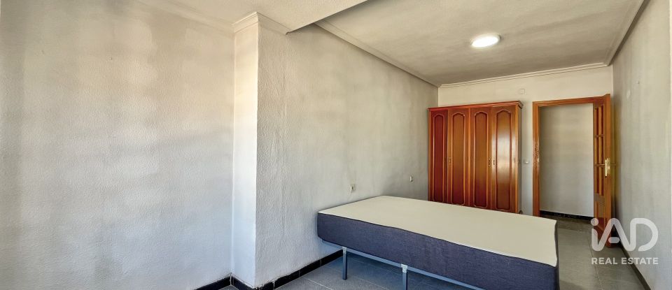 Pis 3 habitacions de 86 m² a Novelda (03660)