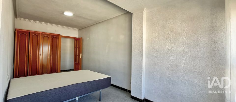 Pis 3 habitacions de 86 m² a Novelda (03660)