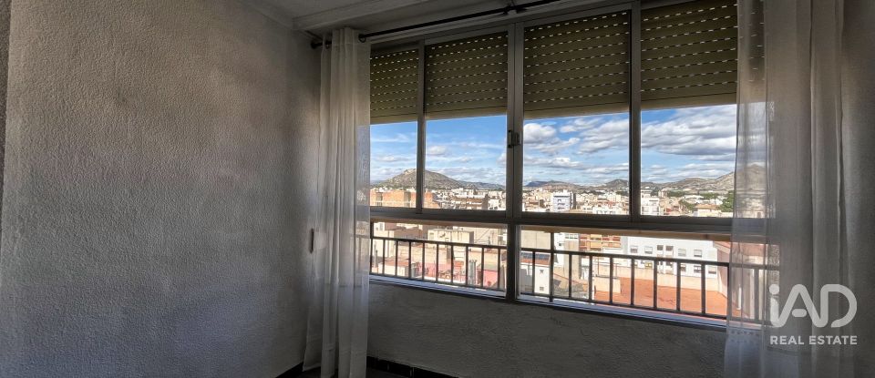 Pis 3 habitacions de 86 m² a Novelda (03660)