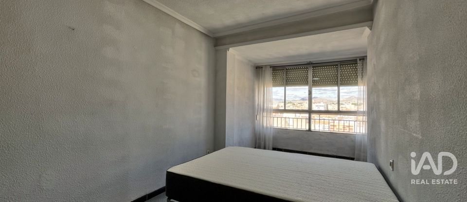 Pis 3 habitacions de 86 m² a Novelda (03660)