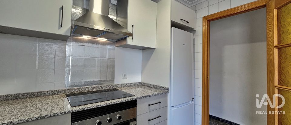 Pis 3 habitacions de 86 m² a Novelda (03660)