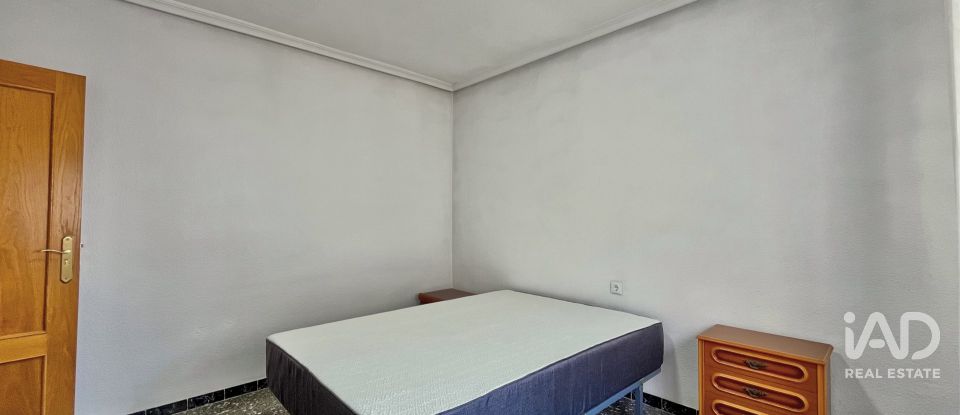 Pis 3 habitacions de 86 m² a Novelda (03660)