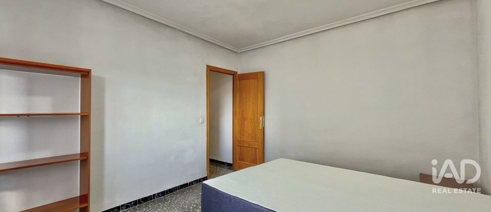 Pis 3 habitacions de 86 m² a Novelda (03660)