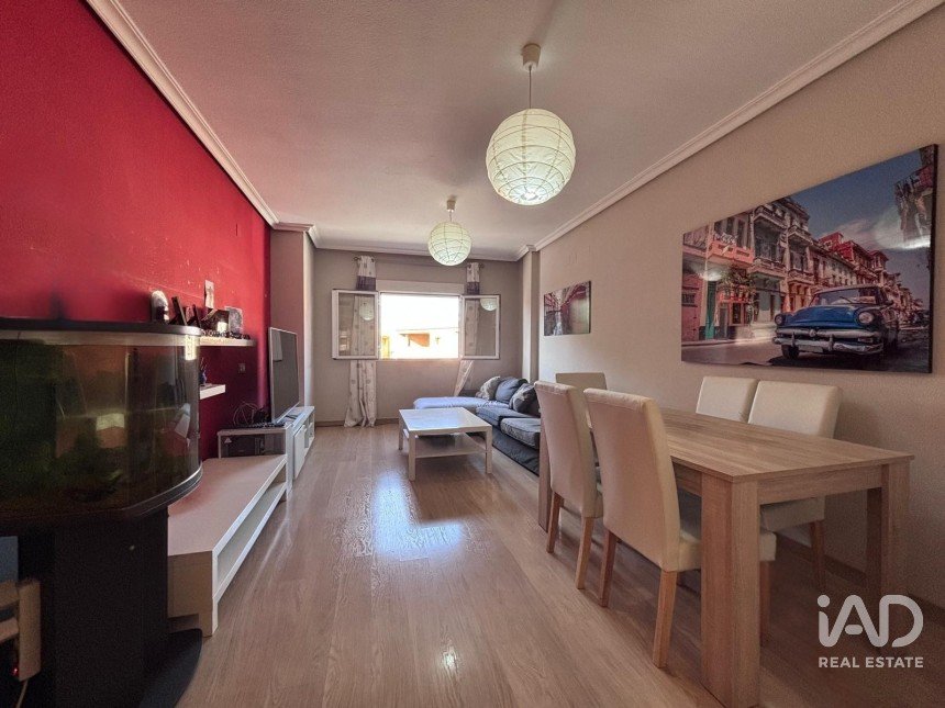 Pis 3 habitacions de 101 m² a Agost (03698)