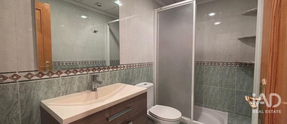 Pis 3 habitacions de 101 m² a Agost (03698)