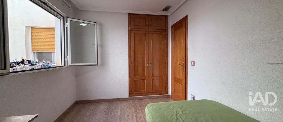 Pis 3 habitacions de 101 m² a Agost (03698)