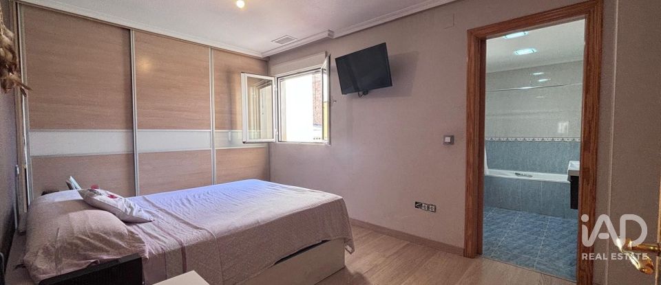 Pis 3 habitacions de 101 m² a Agost (03698)