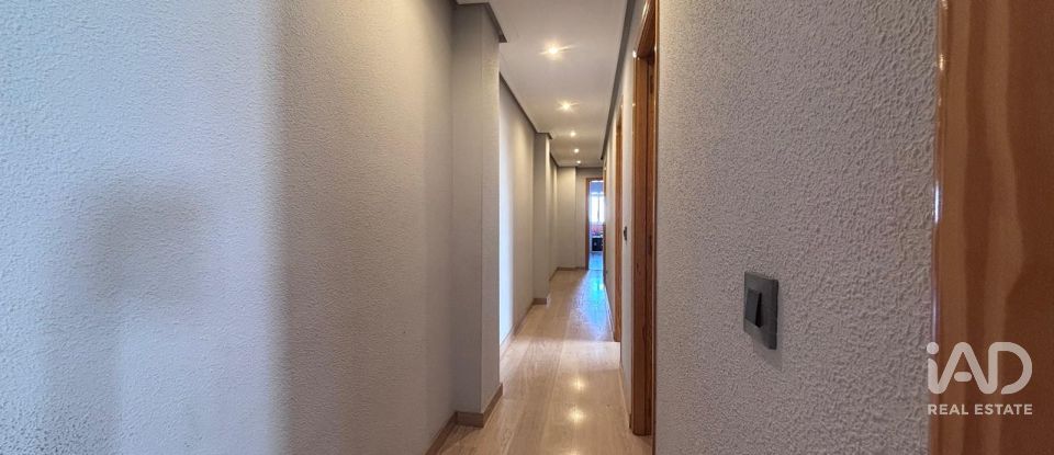 Pis 3 habitacions de 101 m² a Agost (03698)