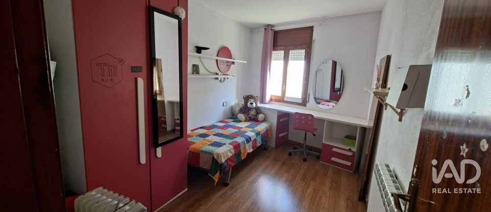 Apartment in house  4 bedrooms of 190 m² in Secastilla (22439)