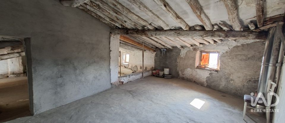 Casa señorial 4 habitaciones de 630 m² en La Puebla de Castro (22435)