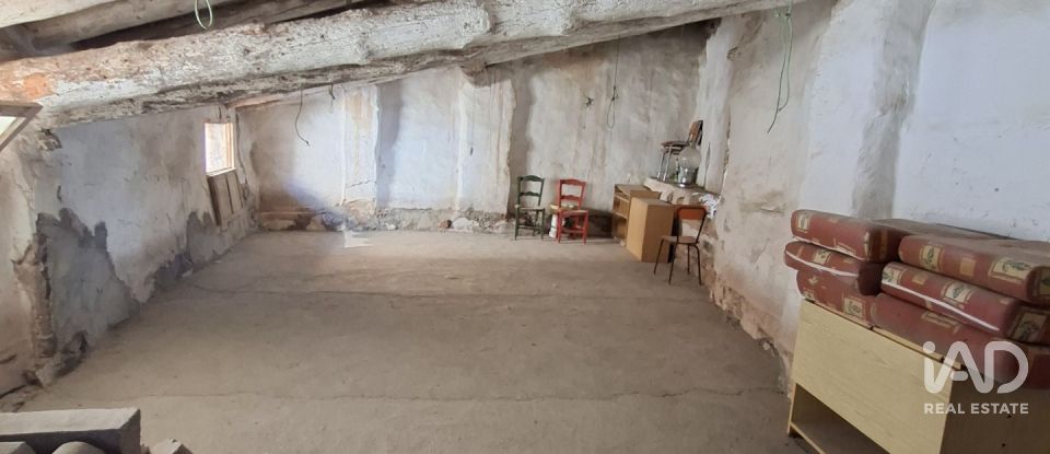 Casa señorial 4 habitaciones de 630 m² en La Puebla de Castro (22435)