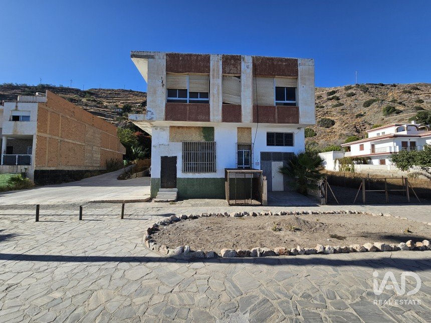 Bâtiment de 620 m² à Melicena (18713)