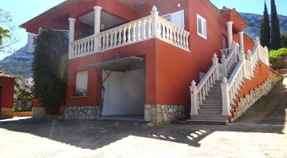 Cottage 3 bedrooms of 215 m² in Dénia (03700)