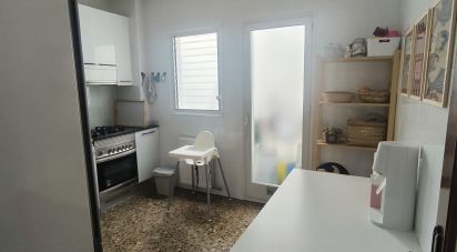 Piso 4 habitaciones de 98 m² en Barcelona (08013)