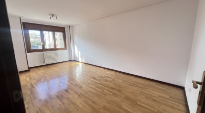 Apartment 2 bedrooms of 66 m² in Oviedo (33012)