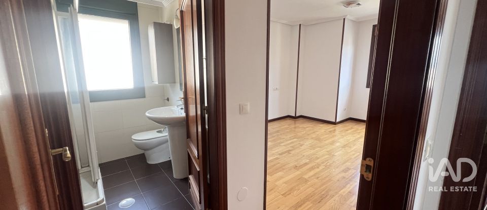 Appartement 2 chambres de 66 m² à Oviedo (33012)