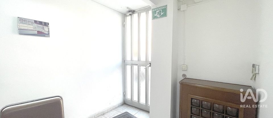 Shop / premises commercial of 360 m² in Sabadell (08203)