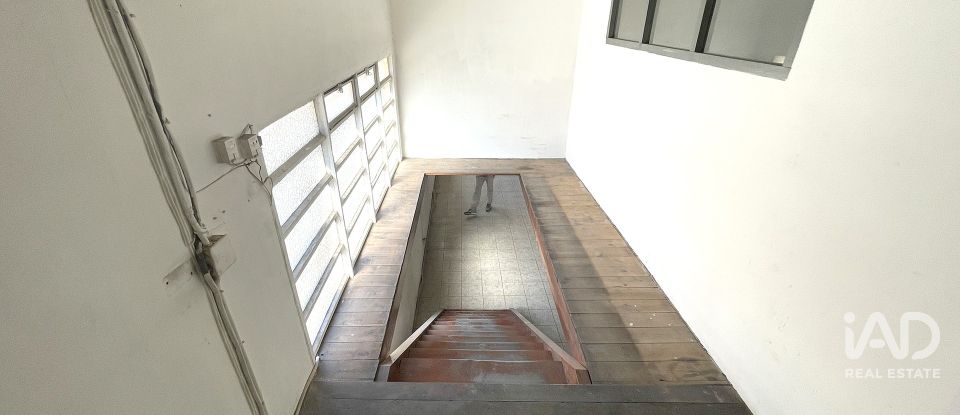 Shop / premises commercial of 360 m² in Sabadell (08203)