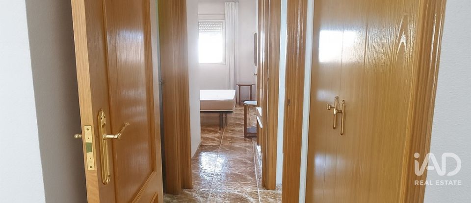 Piso 4 habitaciones de 137 m² en Murcia (30011)