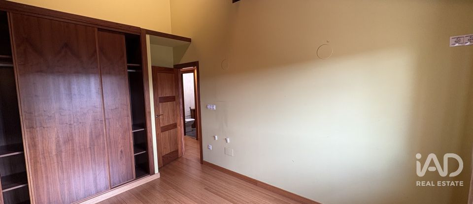 Casa 4 habitaciones de 200 m² en Sariegos del Bernesga (24121)