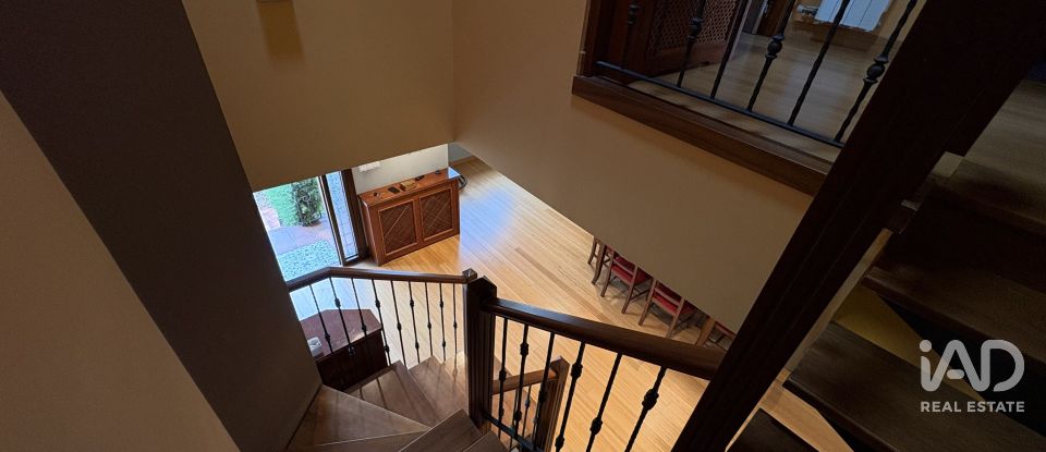 Casa 4 habitaciones de 200 m² en Sariegos del Bernesga (24121)