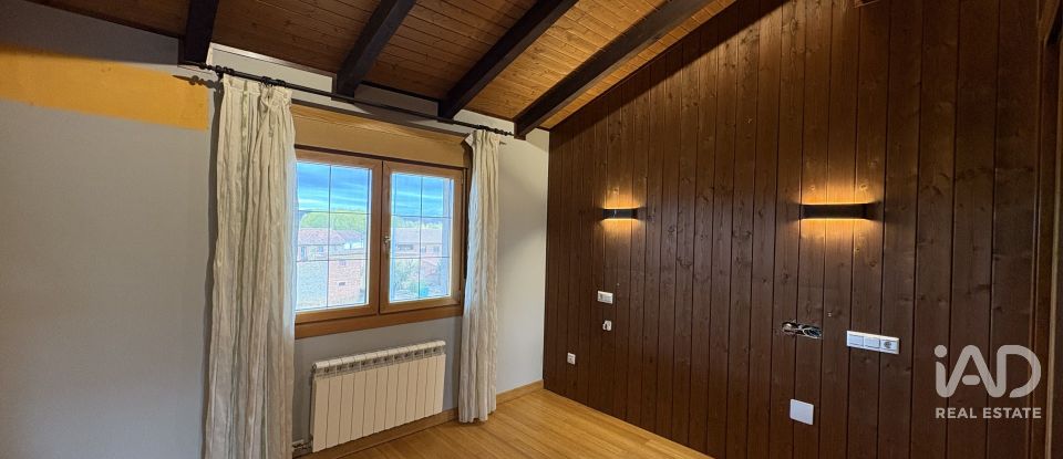 Casa 4 habitaciones de 200 m² en Sariegos del Bernesga (24121)