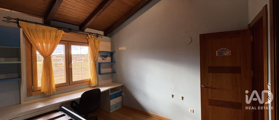 Casa 4 habitaciones de 200 m² en Sariegos del Bernesga (24121)