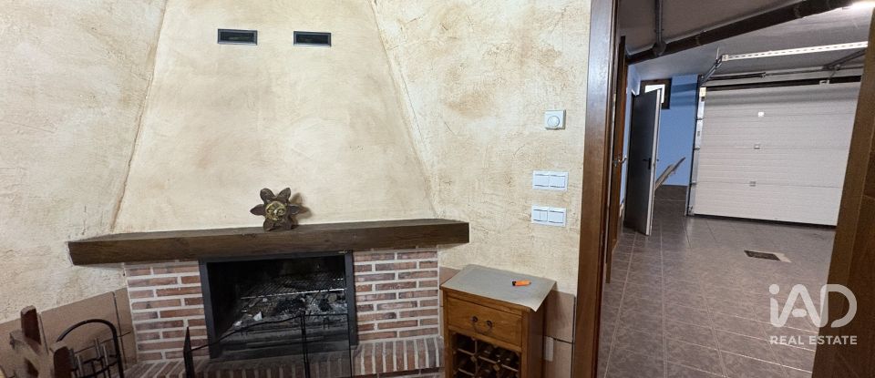 Casa 4 habitaciones de 200 m² en Sariegos del Bernesga (24121)