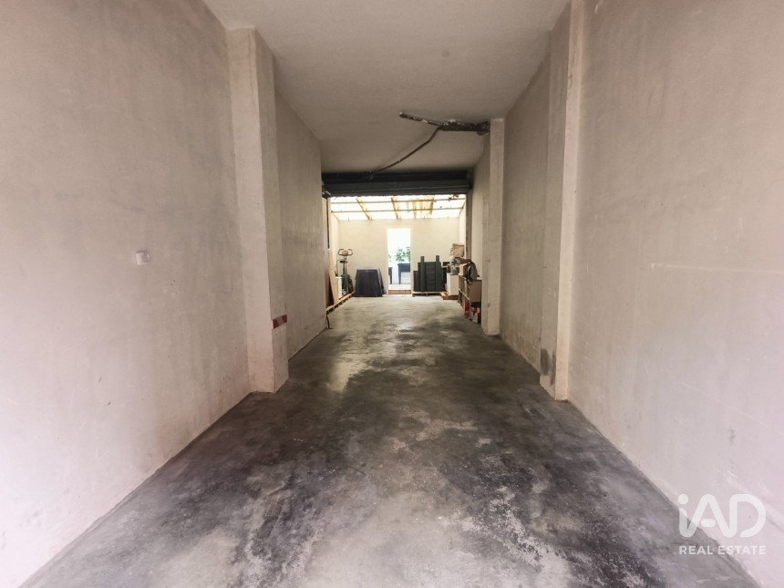 Boutique/Local commercial de 33 m² à Les Roquetes (08812)