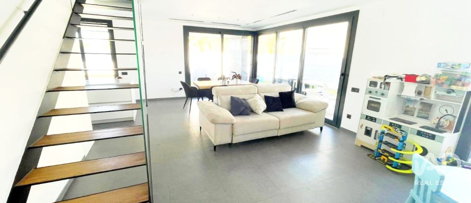 Casa 3 habitacions de 131 m² a Roda de Bara (43883)