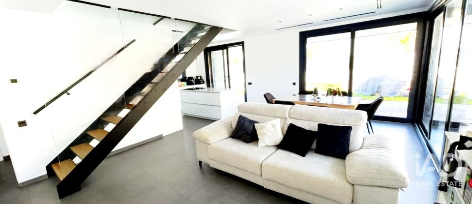 Casa 3 habitacions de 131 m² a Roda de Bara (43883)