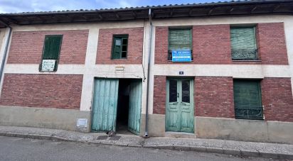 Village house 5 bedrooms of 356 m² in Villaturiel (24226)