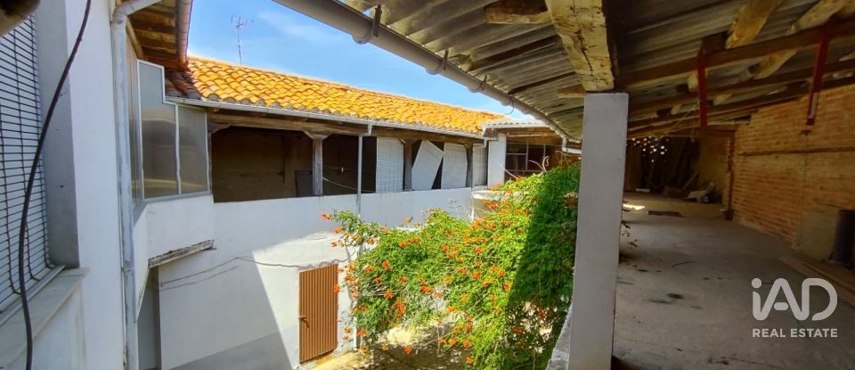 Village house 5 bedrooms of 648 m² in Villares de Órbigo (24288)