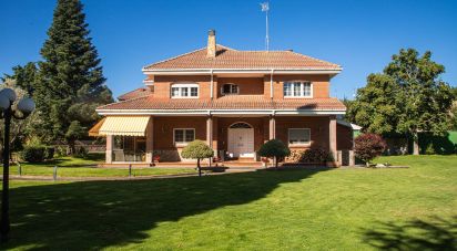 House 5 bedrooms of 400 m² in Villabalter (24191)