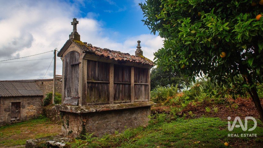 Casa rural 0 habitaciones de 200 m² en Grandal (15616)