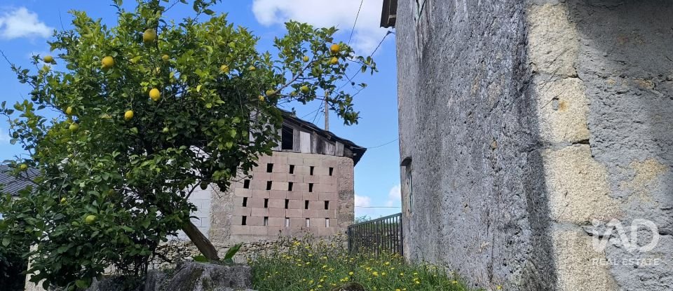 Casa rural 0 habitaciones de 200 m² en Grandal (15616)