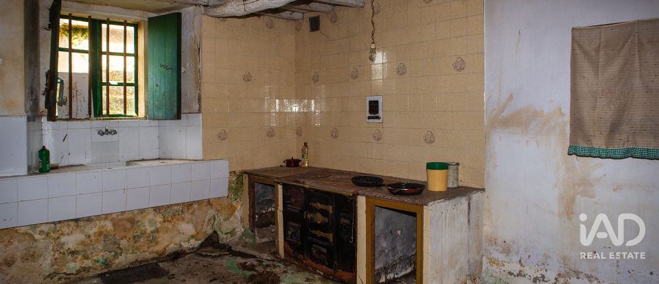 Casa rural 0 habitaciones de 200 m² en Grandal (15616)