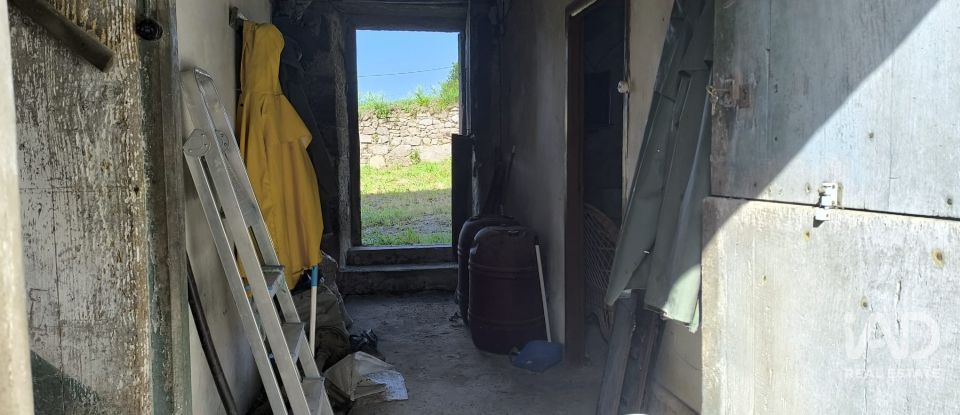 Casa rural 0 habitaciones de 200 m² en Grandal (15616)