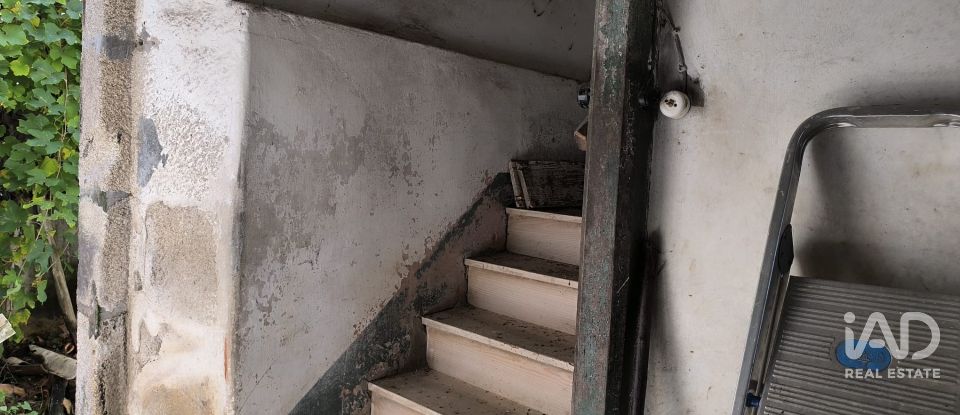 Casa rural 0 habitaciones de 200 m² en Grandal (15616)