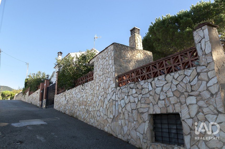 Casa 4 habitaciones de 128 m² en Sant Cebrià de Vallalta (08396)