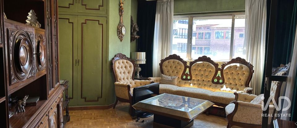 Pis 3 habitacions de 100 m² a León (24004)