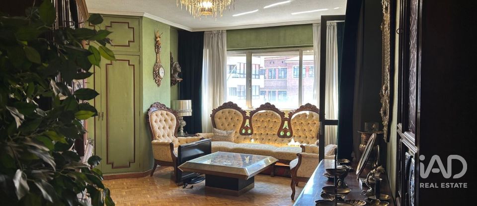 Pis 3 habitacions de 100 m² a León (24004)